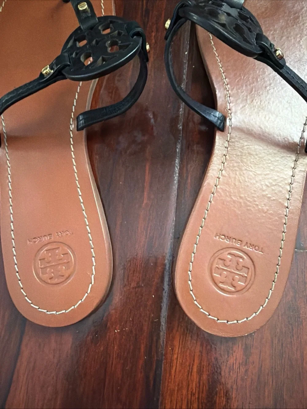 Tory Burch slip on Gabriel flat thong black leather logo signature size 10.5